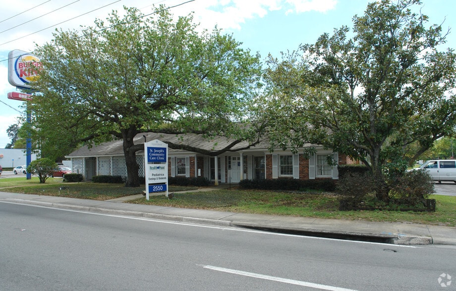 2550 W Dr Martin Luther King Jr Blvd, Tampa, FL for sale - Building Photo - Image 2 of 2