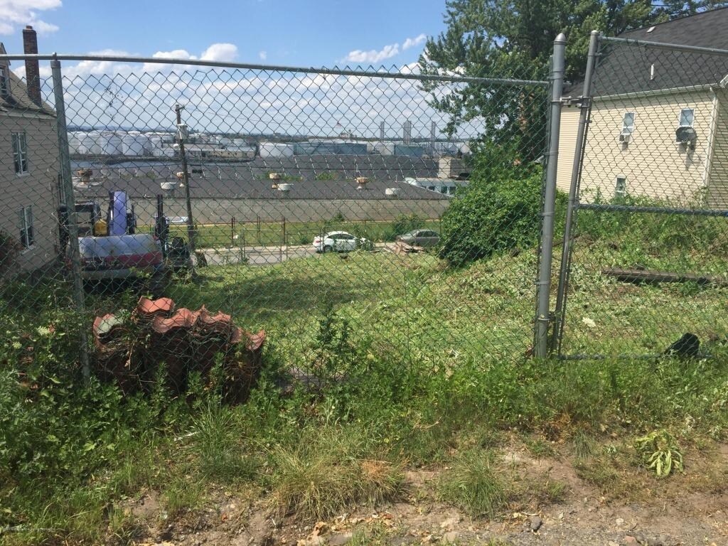 72 Filmore St, Staten Island, NY for sale Primary Photo- Image 1 of 1