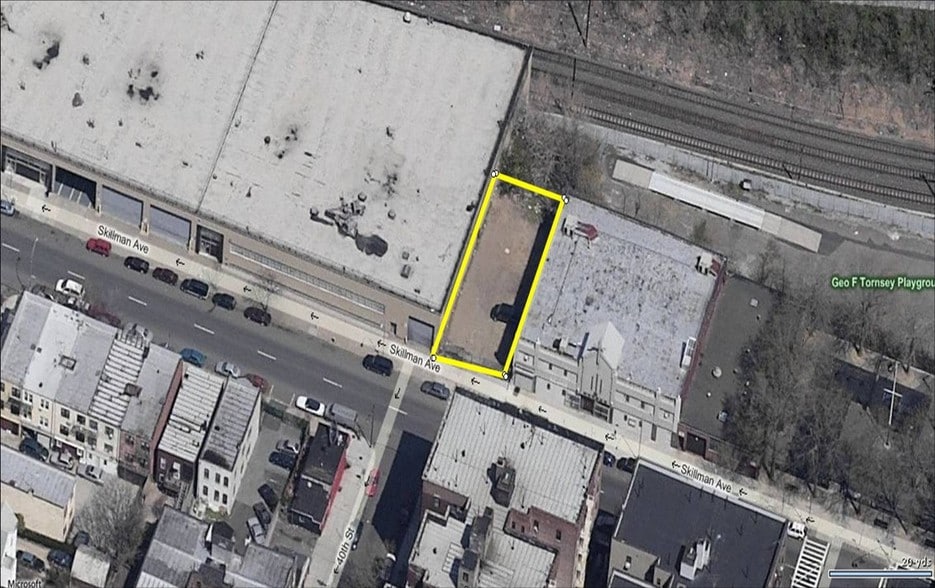 40-01 Skillman Ave, Long Island City, NY for lease - Building Photo - Image 2 of 2