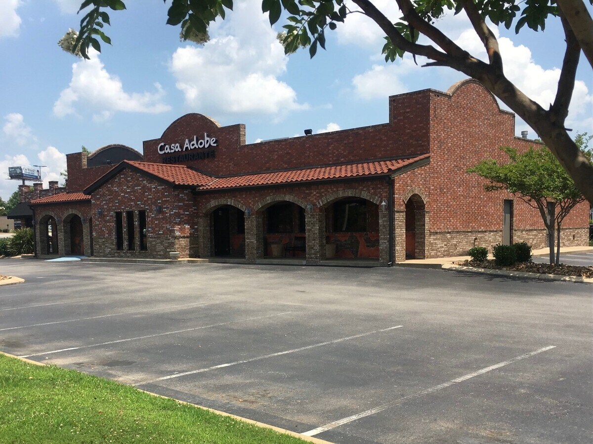 1110 Vann Dr, Jackson, TN 38305