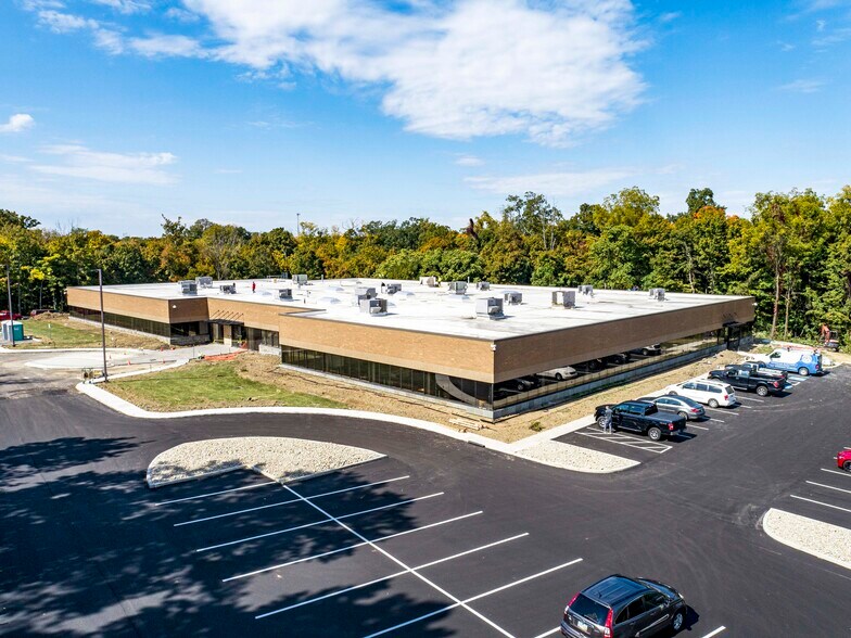 1280 Kemper Meadow Dr, Forest Park, OH 45240