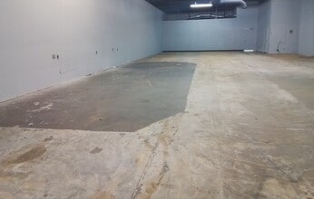 2601-2621 Aero Dr, Grand Prairie, TX for lease Interior Photo- Image 2 of 6