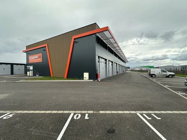 Flex in Entzheim for lease - Building Photo - Image 2 of 7