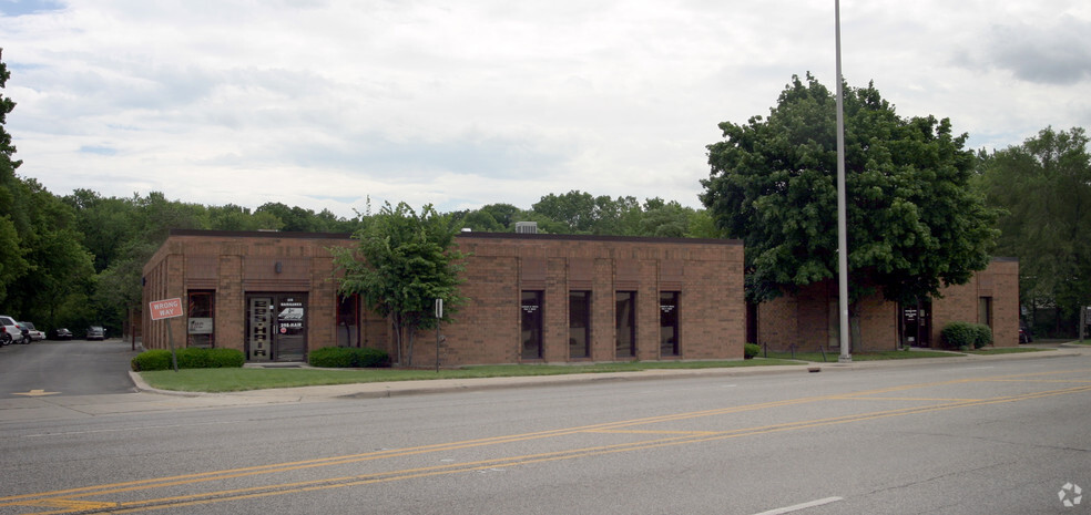 1645 S River Rd, Des Plaines, IL for lease - Building Photo - Image 2 of 41