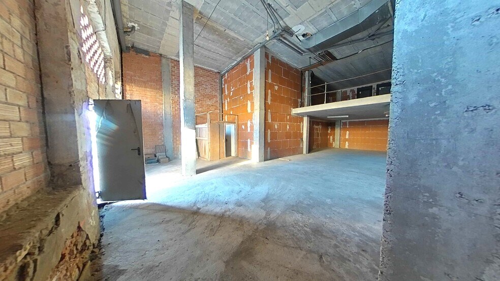 Retail in Alfaro for sale - Building Photo - Image 2 of 13