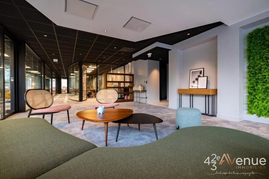 Office in Saint-Étienne for sale - Lobby - Image 2 of 10