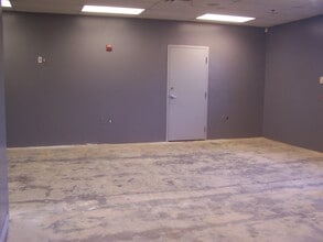 13431 W Westgate Dr, Surprise, AZ for lease Interior Photo- Image 2 of 10