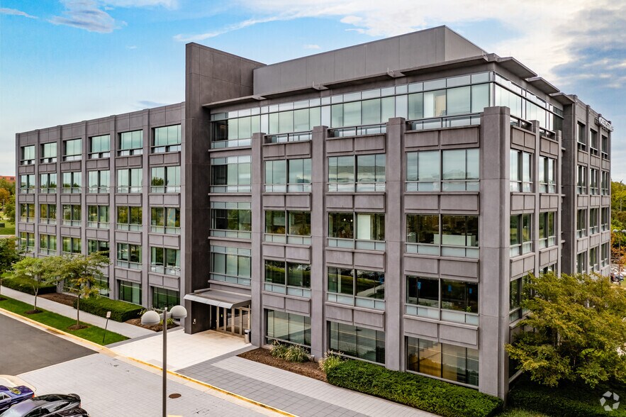 14295 Park Meadow Dr, Chantilly, VA 20151