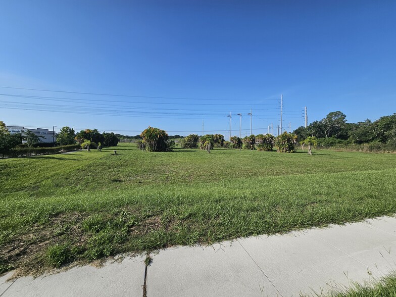 E Shell Point Rd, Ruskin, FL for lease - Building Photo - Image 3 of 10