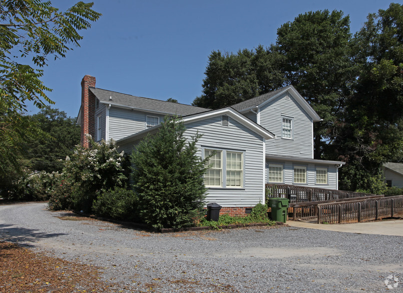 16 Oak Grove St, Mount Holly, NC for lease - Building Photo - Image 2 of 25