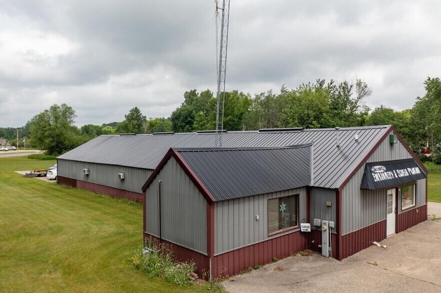 220 S Cambridge St, Wautoma, WI for sale - Building Photo - Image 1 of 1