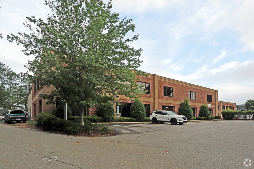 2420-2428 Reliance Ave, Apex, NC for lease - Building Photo - Image 1 of 8