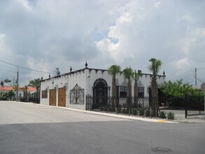 102 N Federal Hwy, Dania, FL for lease Building Photo- Image 1 of 9