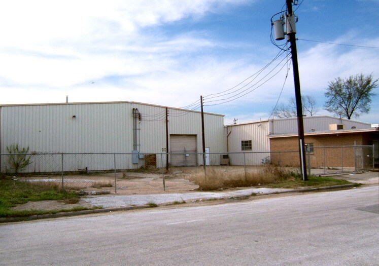 5722 Plainview St, Houston, TX 77087