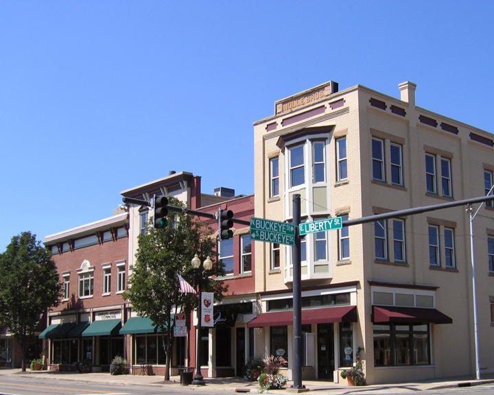 144-156 E Liberty St, Wooster, OH for lease - Primary Photo - Image 1 of 24