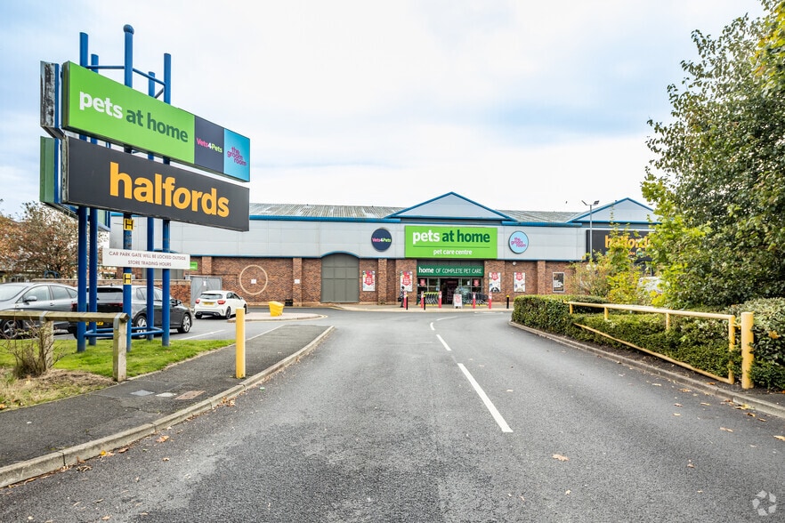 Mariners Way, Preston for sale - Primary Photo - Image 1 of 1