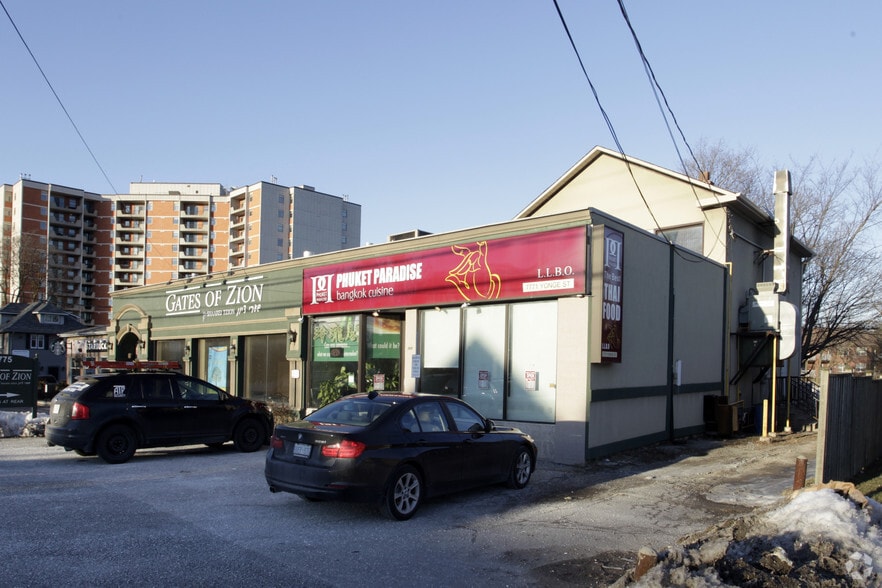 7771-7775 Yonge St, Markham, ON for lease - Building Photo - Image 2 of 3