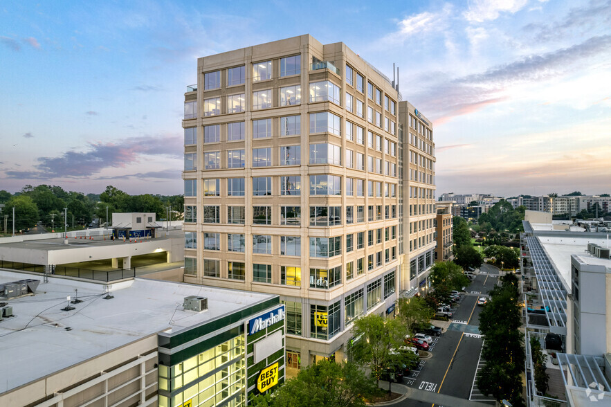 1111 Metropolitan Ave, Charlotte, NC for lease - Building Photo - Image 1 of 15