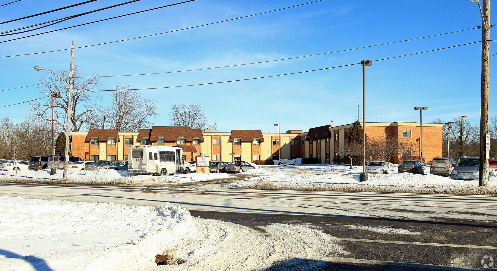 16231 Broadway Ave, Maple Heights, OH 44137