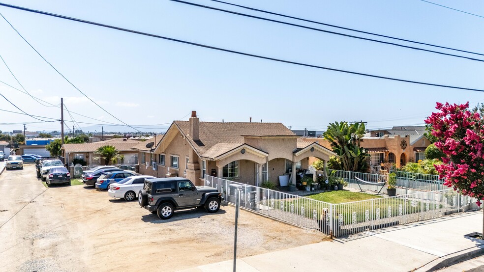 1418-1420 W 132nd St, Gardena, CA for sale - Building Photo - Image 3 of 6