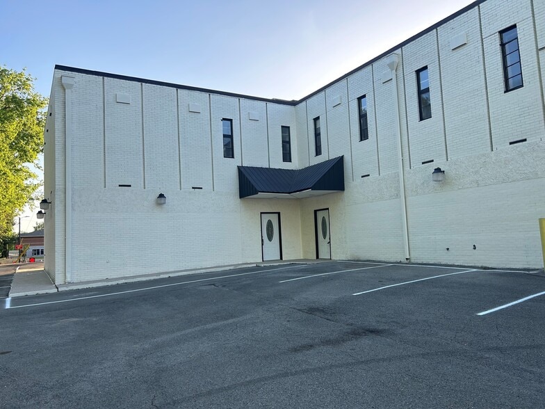 1104 Merchant Dr, Knoxville, TN for sale - Building Photo - Image 2 of 6