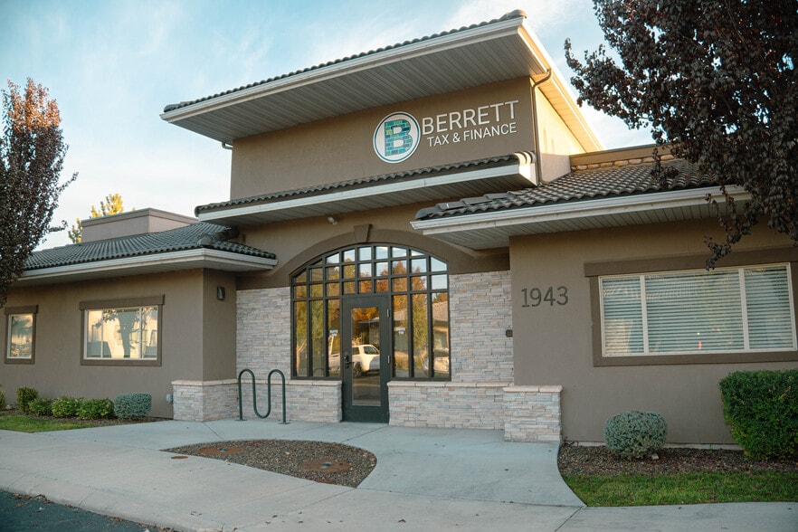 1943 E Overland Rd, Meridian, ID for lease - Building Photo - Image 1 of 22