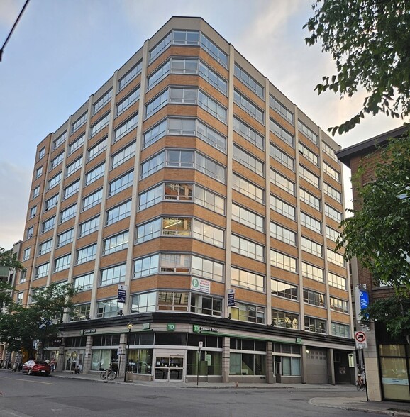 51-69 Av du Mont-Royal O, Montréal, QC for lease - Building Photo - Image 1 of 8