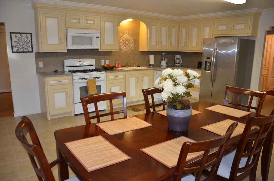 4119 Rose Way, Houston, TX for sale - Interior Photo - Image 3 of 8