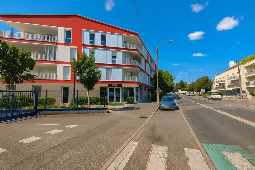 Retail in La Verpillière for sale - Building Photo - Image 2 of 8