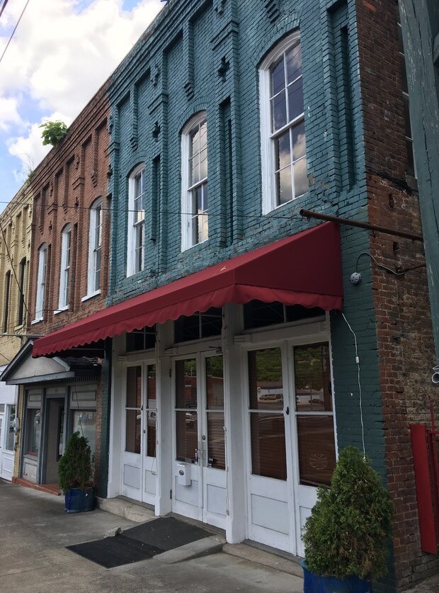 227 N 1st St, Pulaski, TN 38478