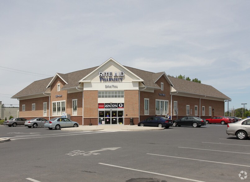 724 Upper Glen St, Queensbury, NY 12804