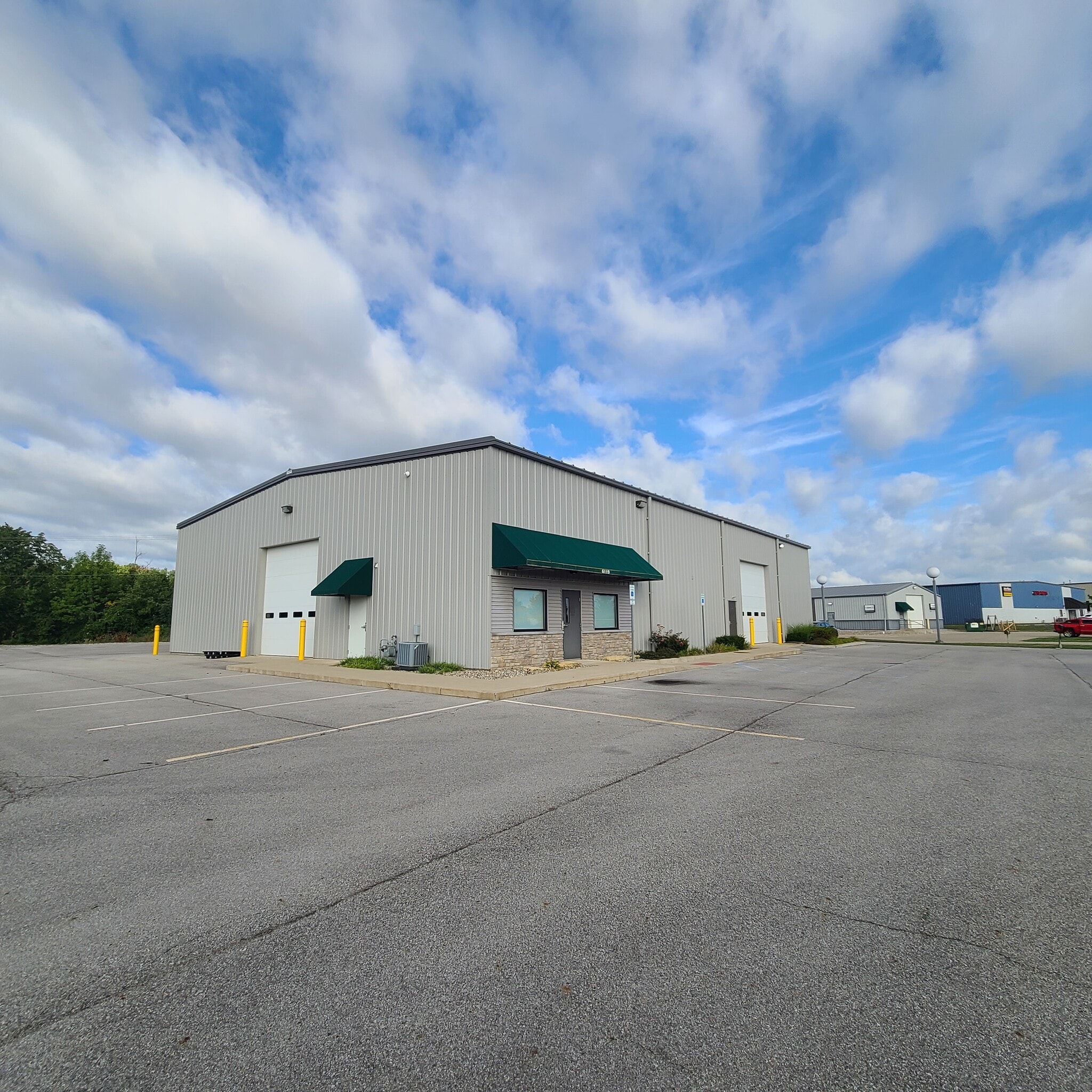 6119 Cross Creek Blvd, Fort Wayne, IN for sale Building Photo- Image 1 of 1