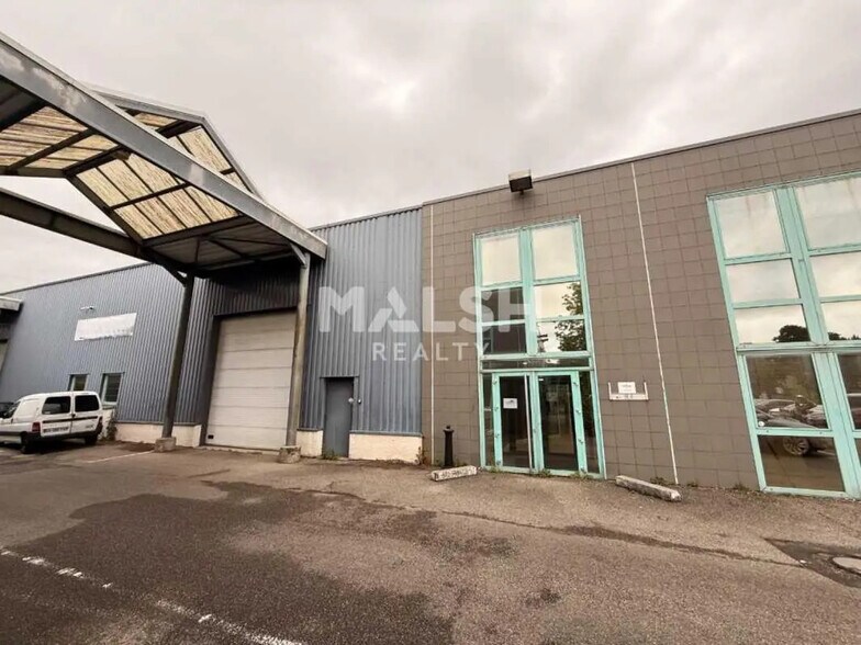 Flex in Bron for lease - Building Photo - Image 1 of 10
