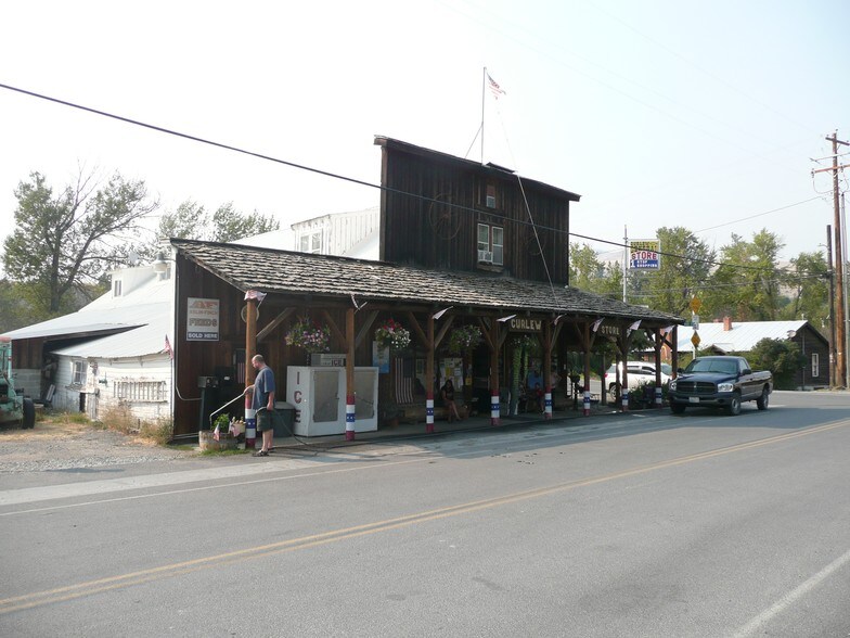 2 River St, Curlew, WA 99118