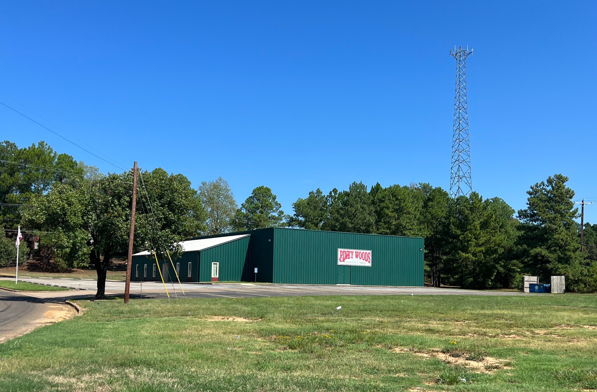 106 Village Dr, Longview, TX for sale Primary Photo- Image 1 of 1