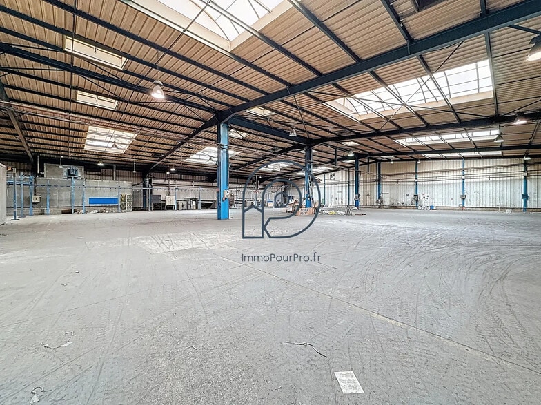 Flex in Saint-Amand-les-Eaux for sale - Building Photo - Image 2 of 11