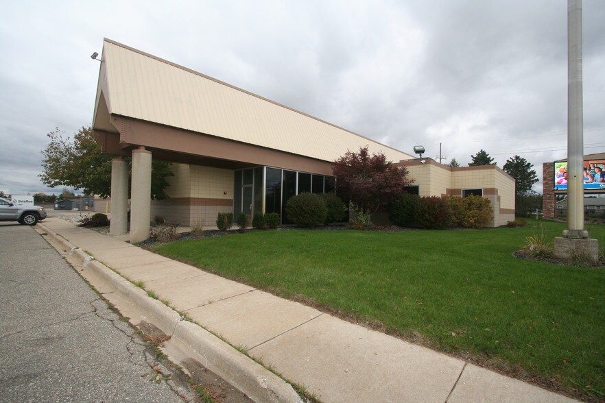 7540 Whitmore Lake Rd, Brighton, MI for sale - Primary Photo - Image 1 of 1