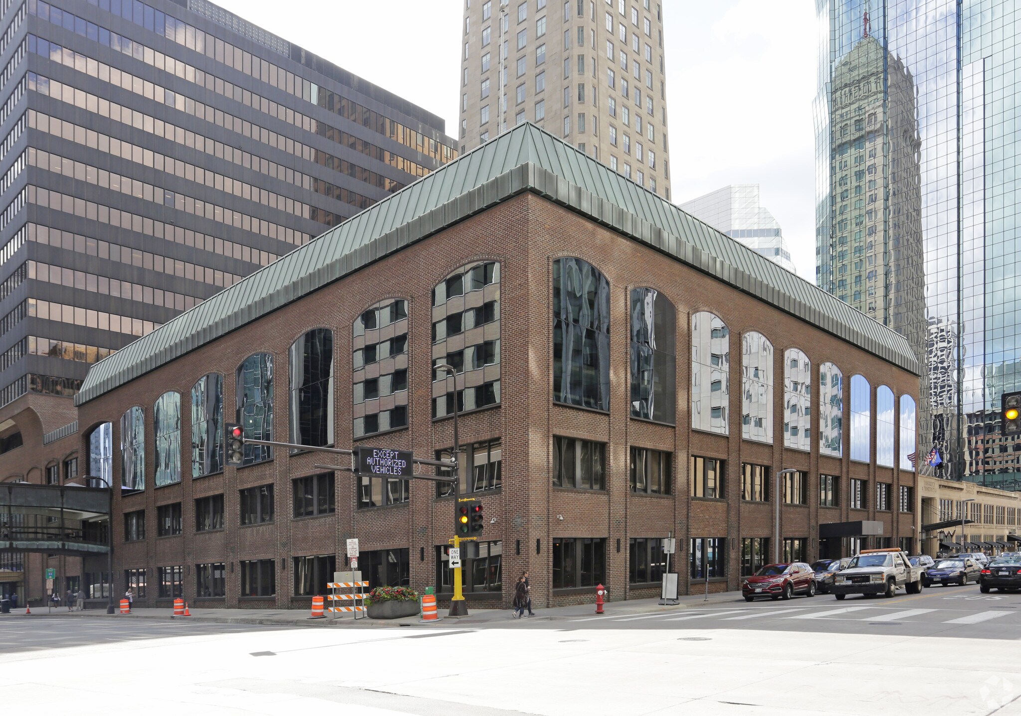 801 Marquette Ave, Minneapolis, MN for lease Primary Photo- Image 1 of 38