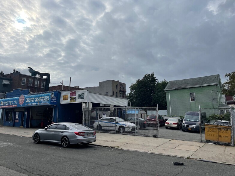 12108 18th Ave, College Point, NY for sale - Primary Photo - Image 1 of 1