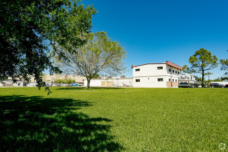 3135 Yellowstone Blvd, Houston, TX for sale - Primary Photo - Image 1 of 1