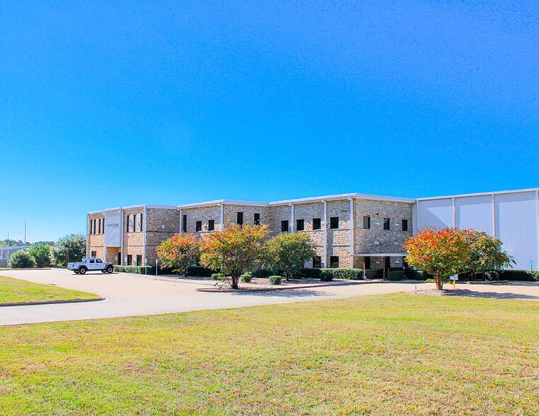 2811 Robert Cargill Dr, Longview, TX for sale - Building Photo - Image 2 of 4