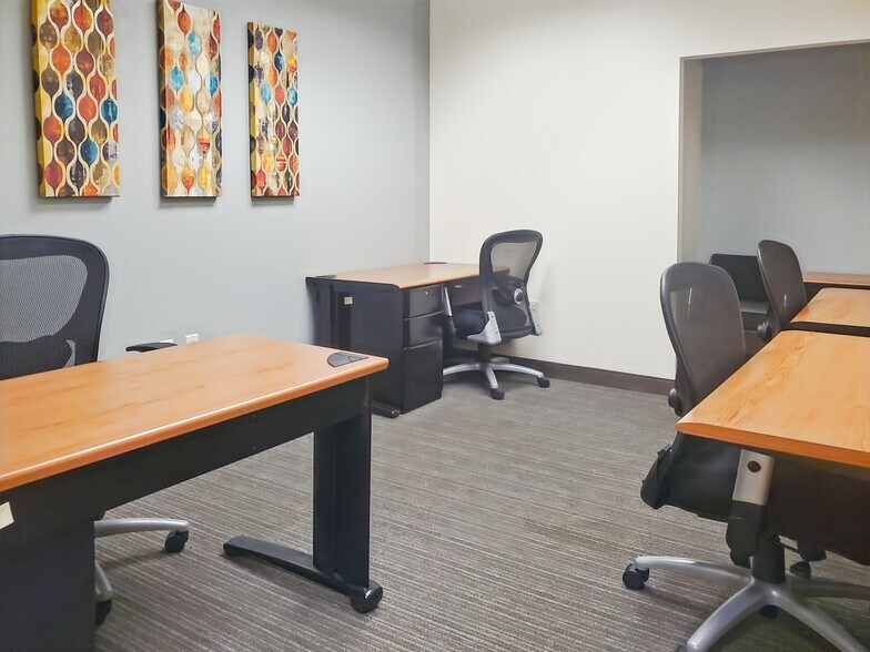 8875 Hidden River Pkwy, Tampa, FL for lease - Interior Photo - Image 1 of 14