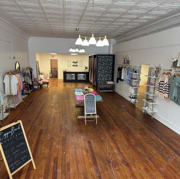 350-352 Main St, Wadsworth, OH for lease - Interior Photo - Image 2 of 5