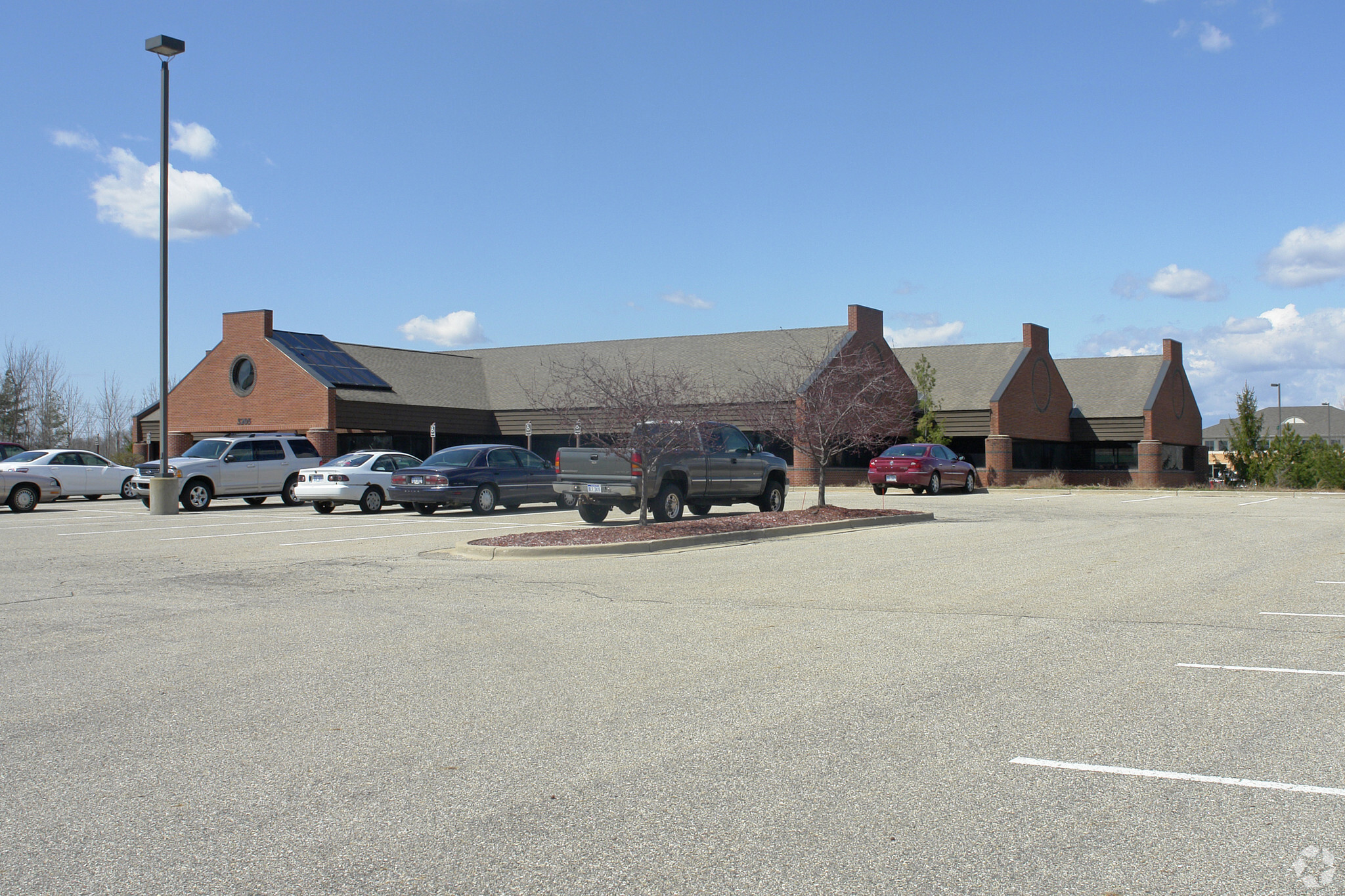 3205 Eagle Crest Dr Ne, Grand Rapids, MI for lease Building Photo- Image 1 of 3