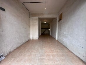 Retail in Valls, Tarragona for lease Interior Photo- Image 2 of 6