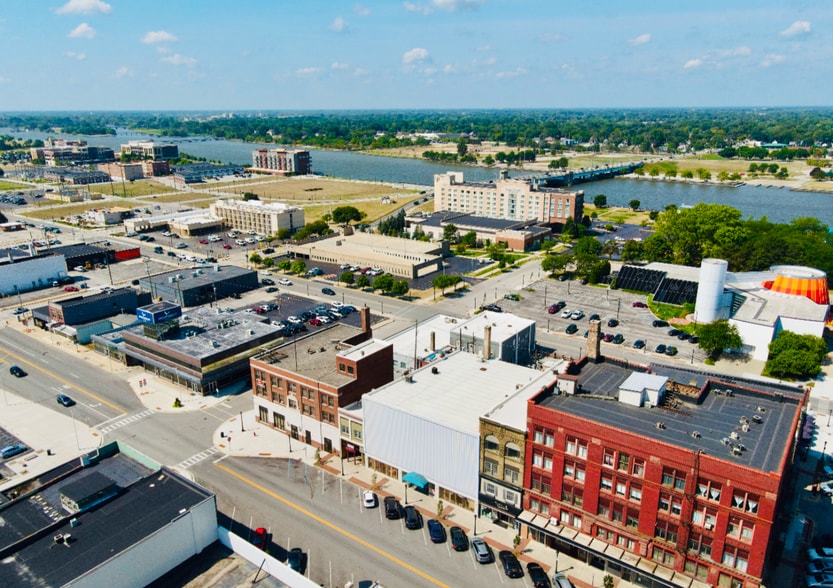 711 Washington Ave, Bay City, MI for sale - Building Photo - Image 3 of 66