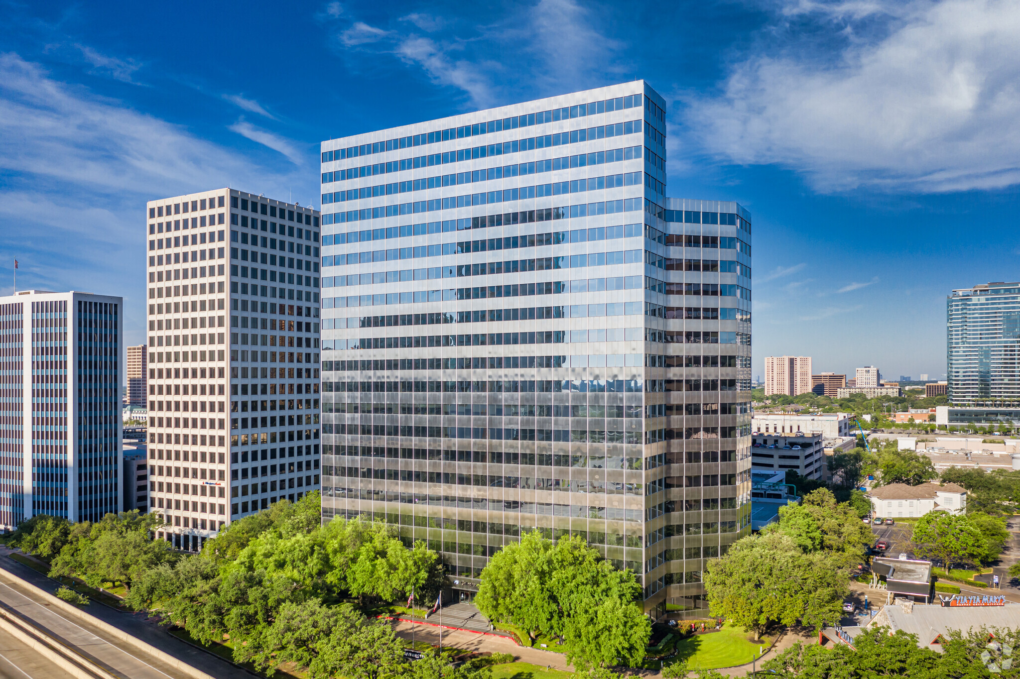 1900 West Loop S, Houston, TX for lease Building Photo- Image 1 of 17