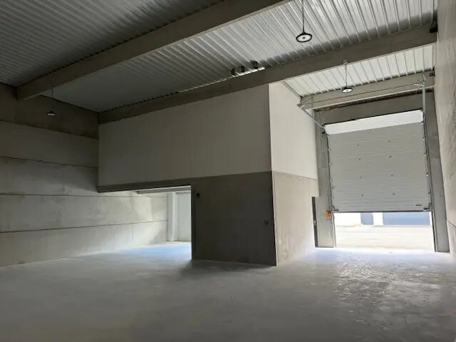 Flex in Mios for sale - Interior Photo - Image 2 of 6