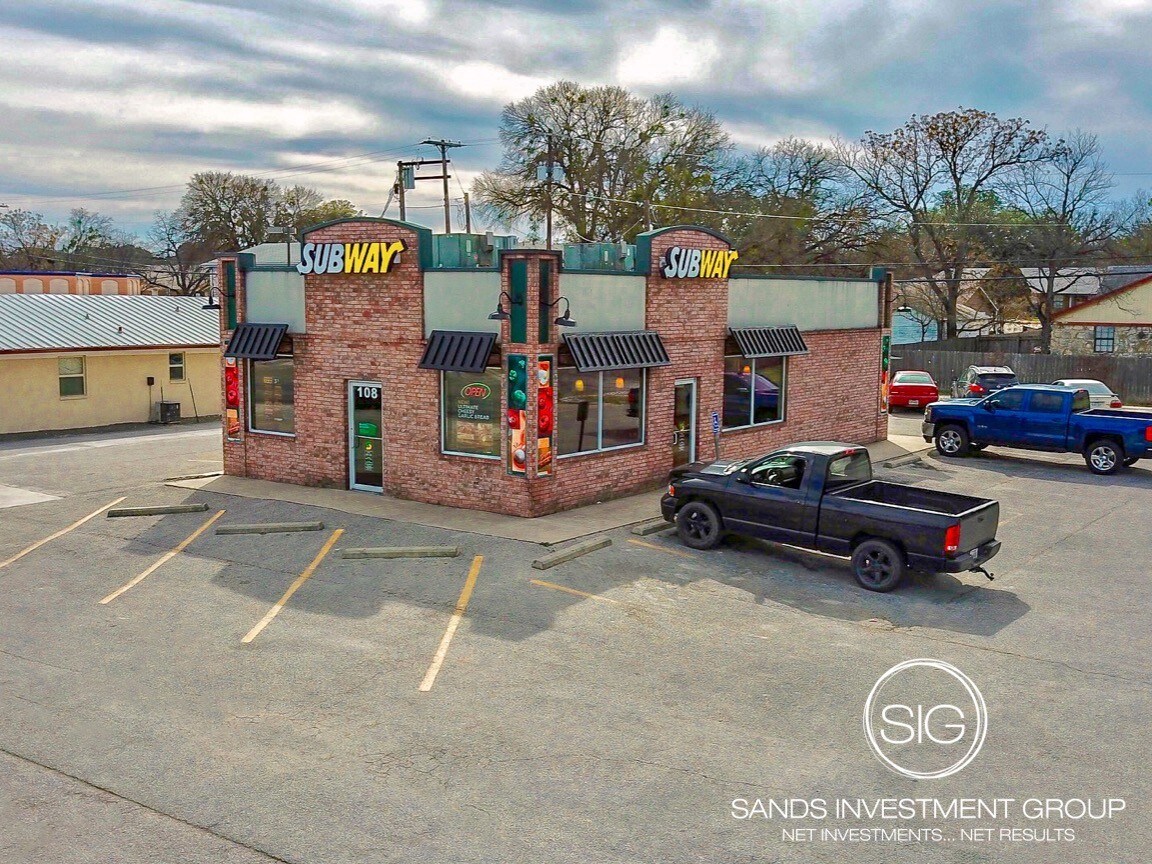 108 N Key Ave, Lampasas, TX for sale Primary Photo- Image 1 of 1