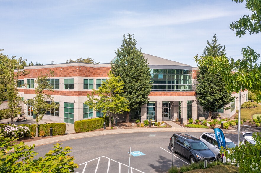 15455 NW Greenbrier Pky, Beaverton, OR for sale - Primary Photo - Image 1 of 1